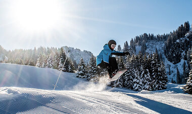 atn-illust-_0001_seattle-ski-pherman.jpg Air Tahiti Nui USA Seattle ski PHerman