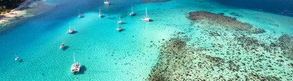 View of Mountains and sea from Moorea - Stéphane Mailion
